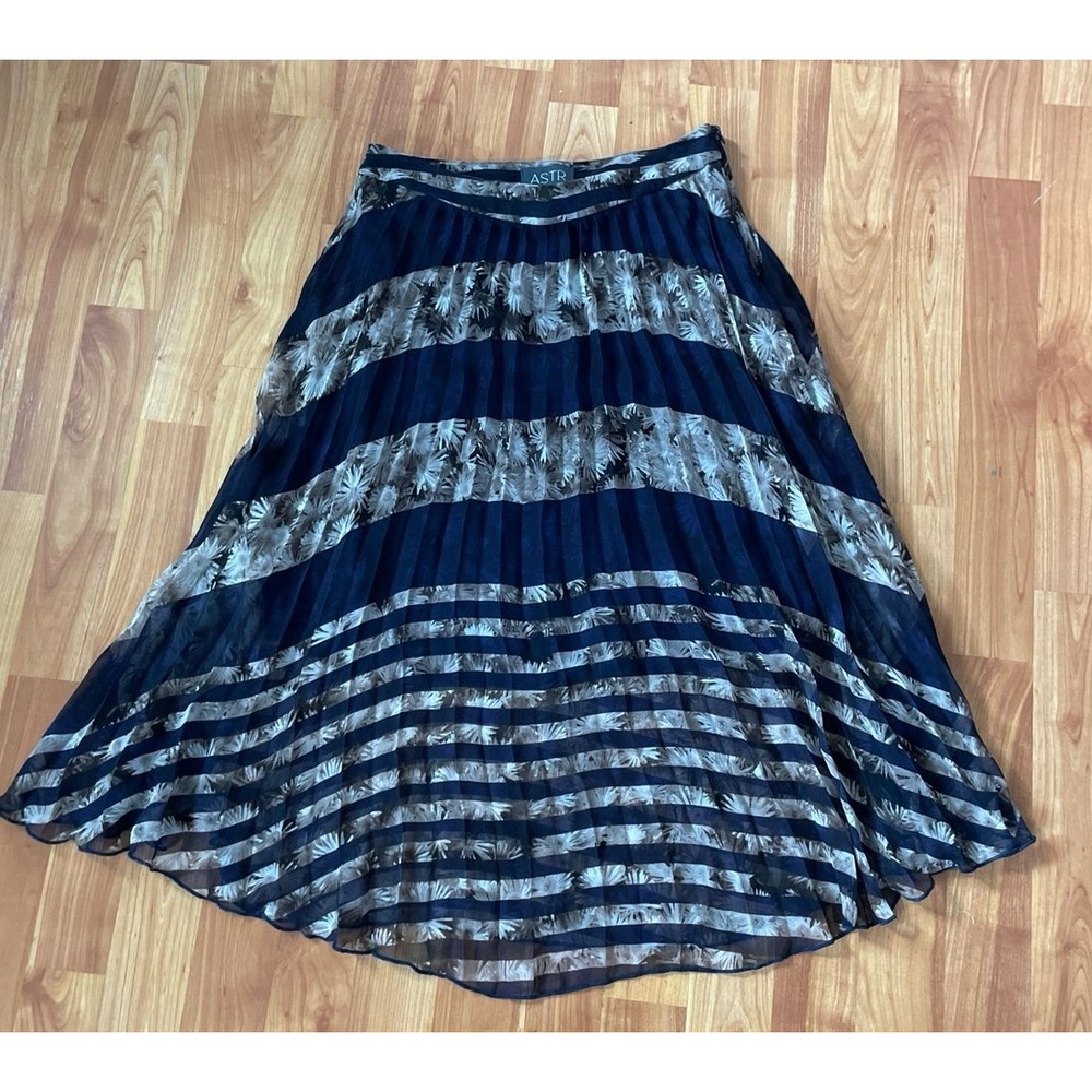 ASTR Nordstrom floral midi pleated skirt‎